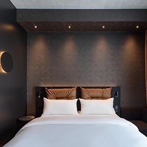 Standard Zimmer mit Kingsize-Bett